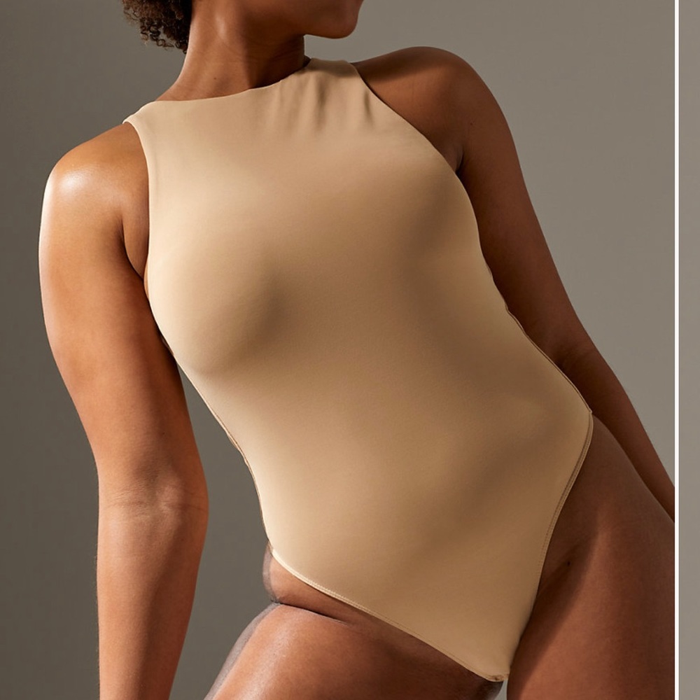 Aritzia body suit high neck NWT XS